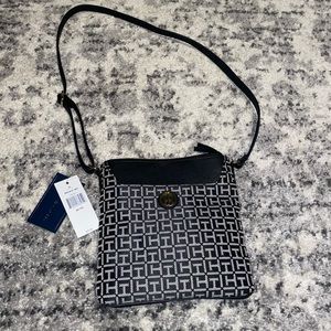 Tommy Hilfiger Crossbody!!
